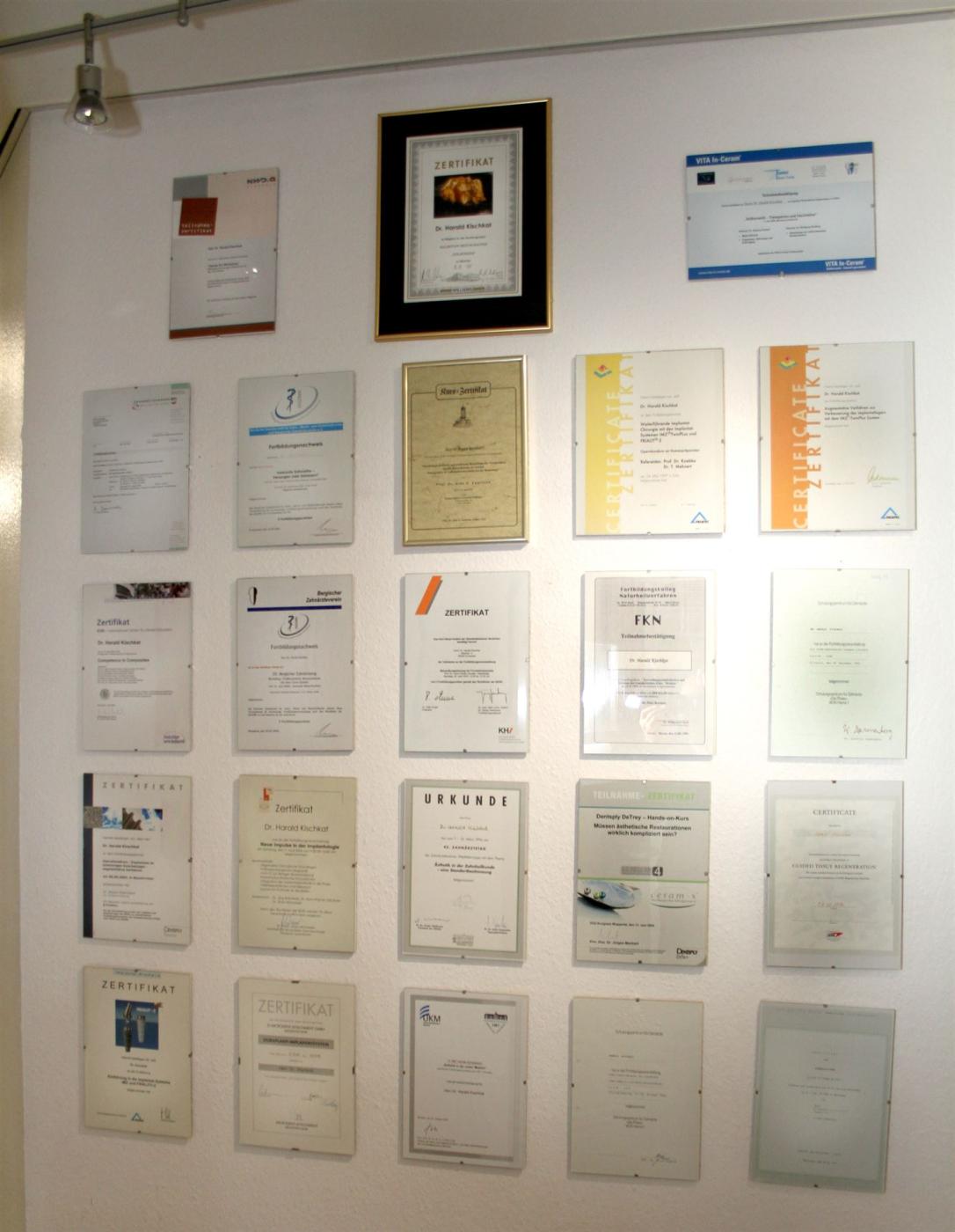 Zeugnisse und Zertifikate